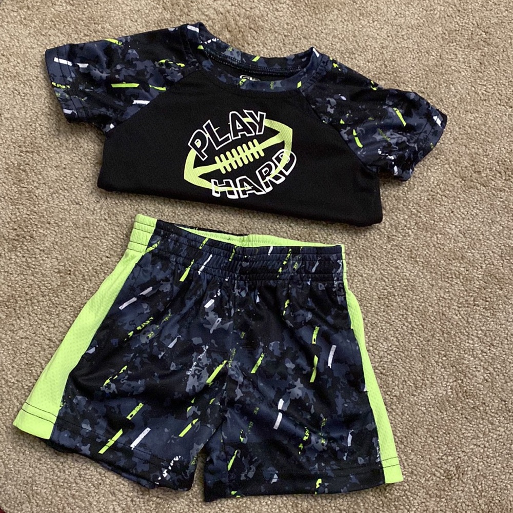 Matching Shirt & Shorts Set. - Picture 2 of 2